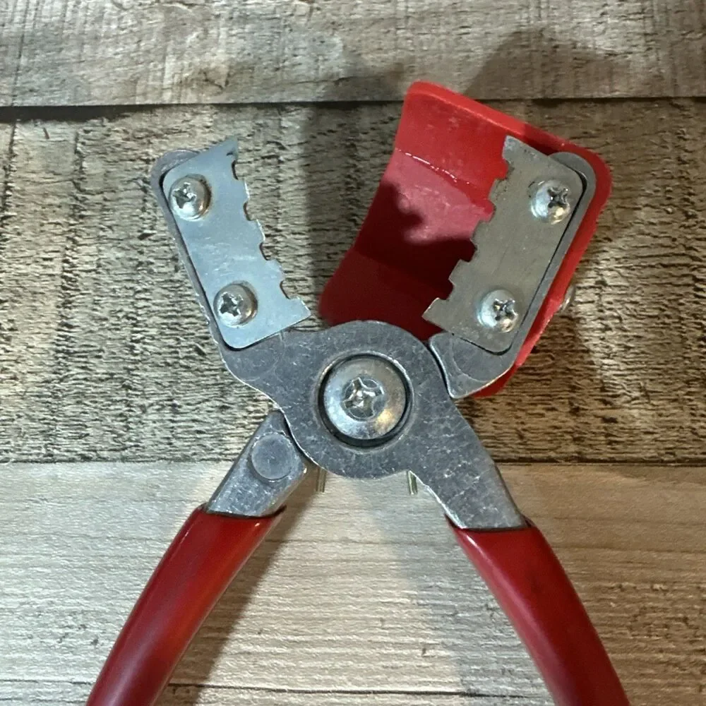 Vintage Texan York Nut Cracker Sheller Made In Texas with Box and Instructions